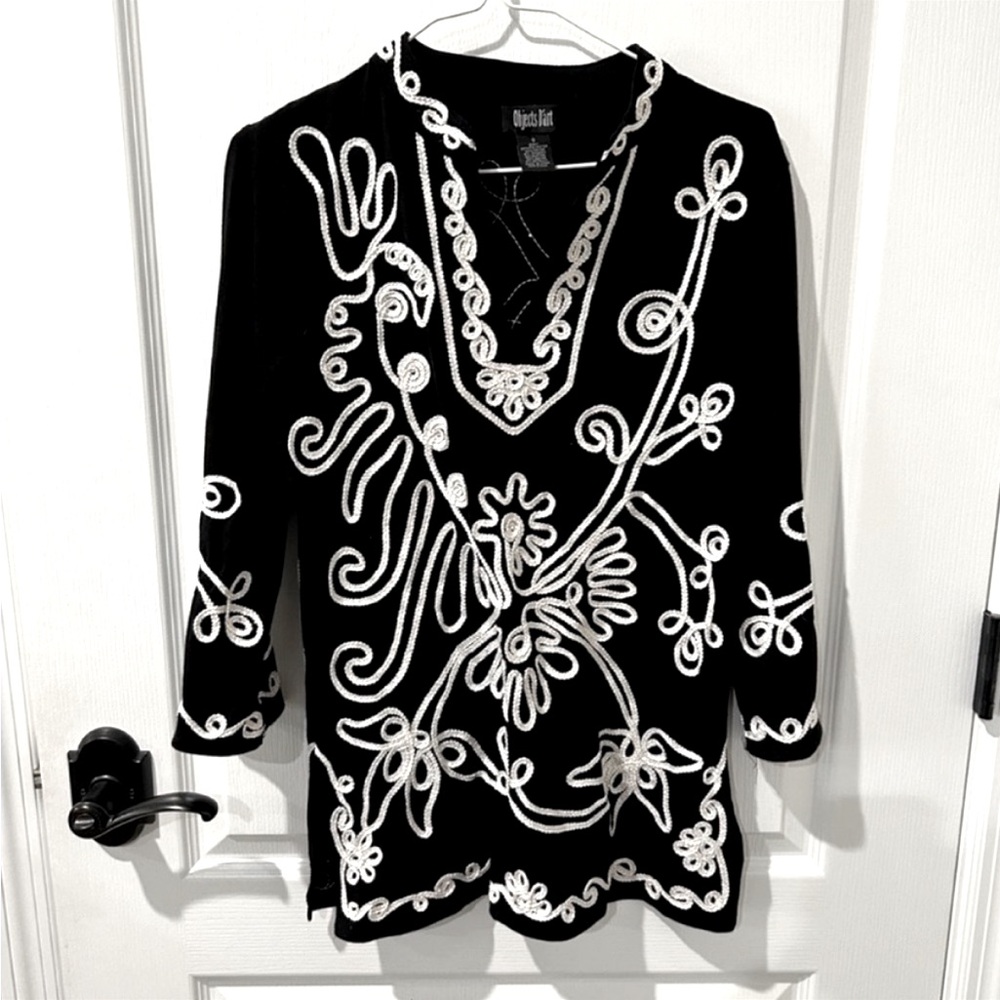Objects Dart Black and White Metallic Embellished Boho Tunic Top NWOT
